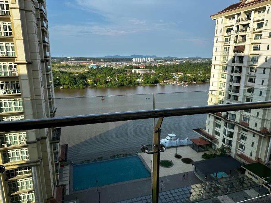 A.R Homestay Riverine Condominium Kuching Eksteriør billede